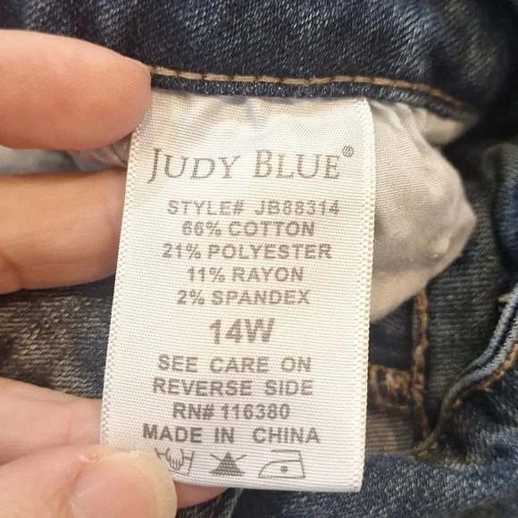 Judy Blue Dark Wash Distressed Bootcut Fit Midrise Jeans Sz 14W Flare Stretch - Picture 9 of 9
